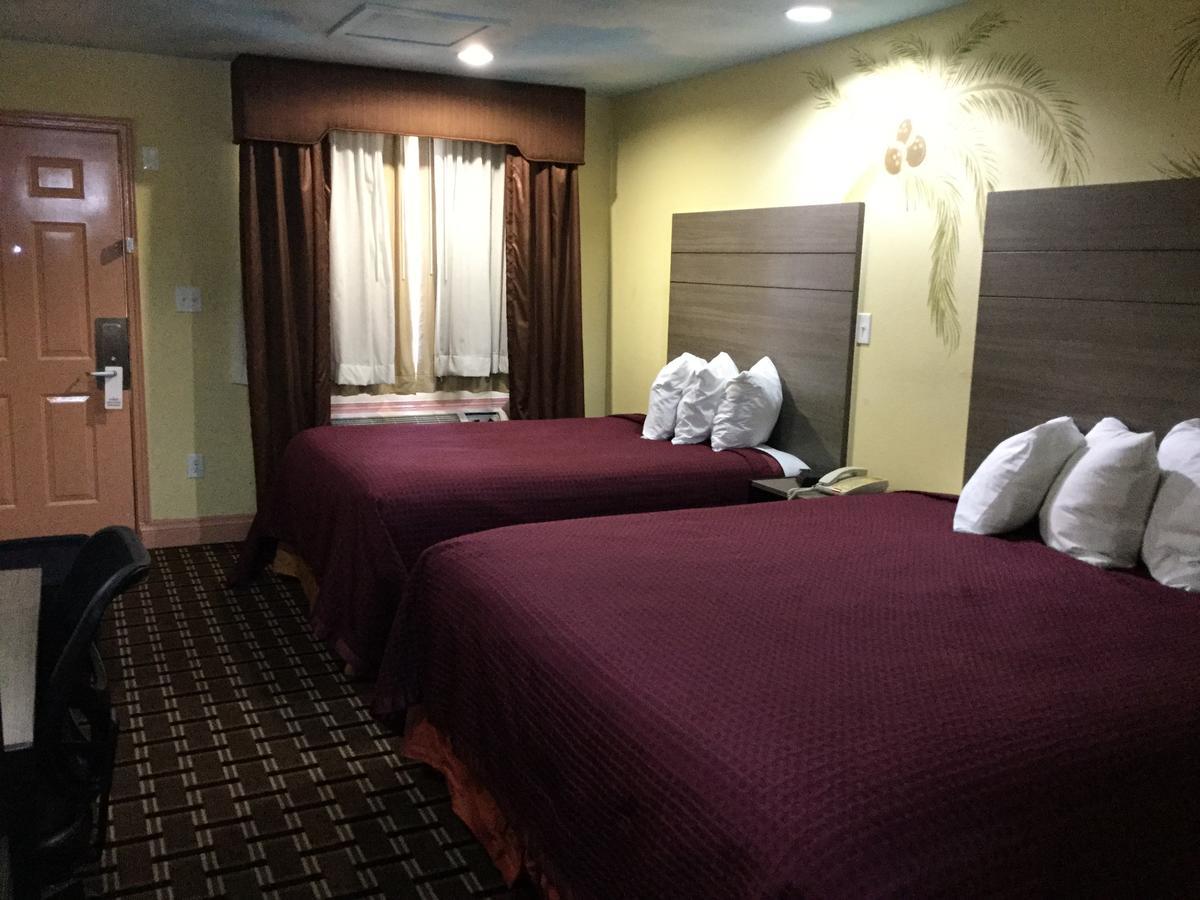 Luxury Inn And Suites Seaworld San Antonio Room photo